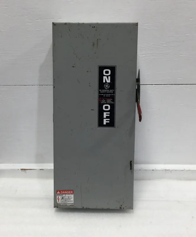 GE TGN3323 100 Amp 3-Pole 240V Safety-Switch/Disconnect Seasonal Sale