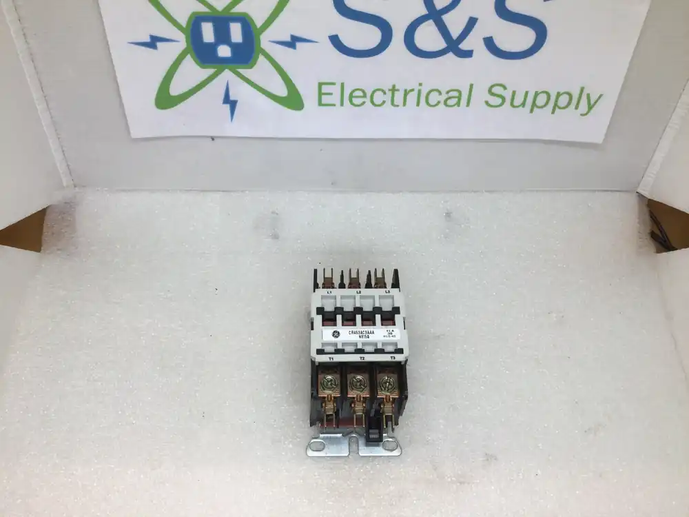 Last Chance GE/General Electric CR453AC3AAA 3 Pole 30A 600VAC Max 40A Res Per Pole 60/50Hz Definite Purpose Controller