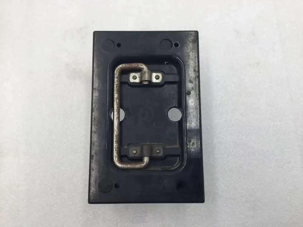 Express Delivery Trumbull 31201 100 Amp 6 Pole 240V Fuse Panel Pullout