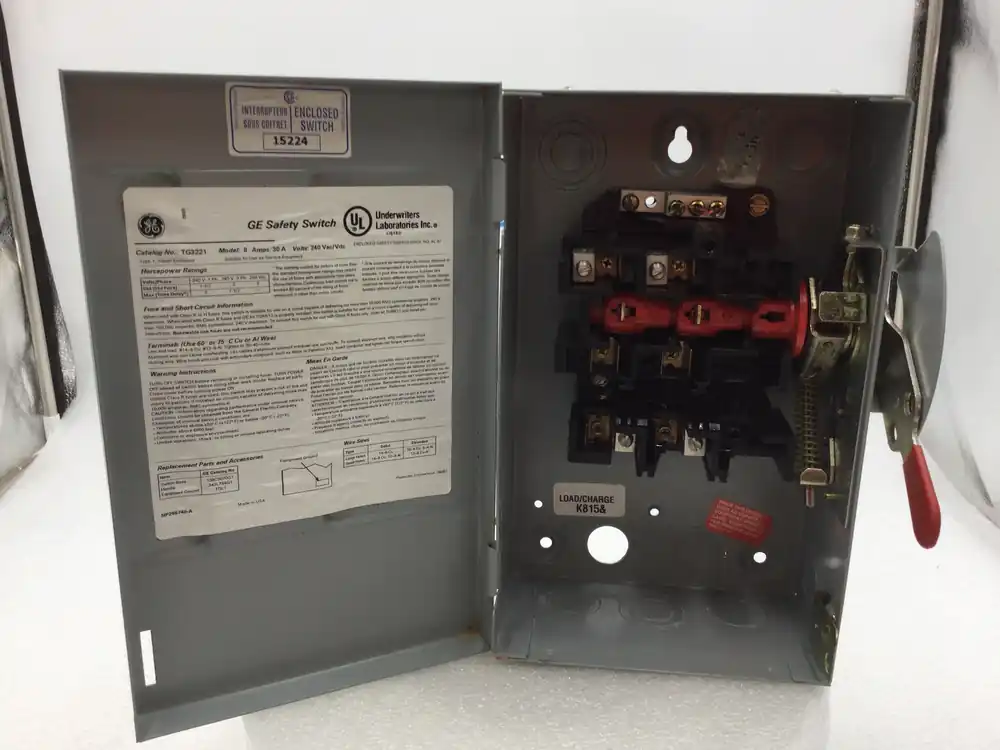 Certified GE TG3221 30 Amp 2 Pole 3 Phase Model 8 240V General Safety Switch